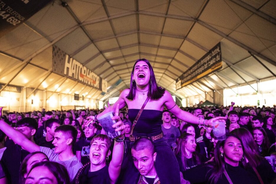 Giro itzela Atarrabia eta Burlata artean kokatutako karpan. Giro itzela Atarrabia eta Burlata artean kokatutako karpan.