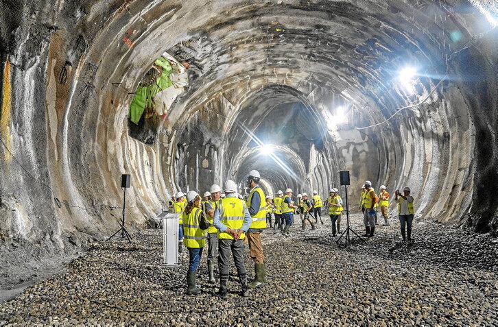 Visita a las obras del metro de Donostia, que afrontarán su recta final en 2025.