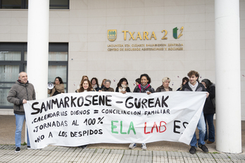 Ostiral honetan elkarretaratzea egin dute 50.greba egunean.