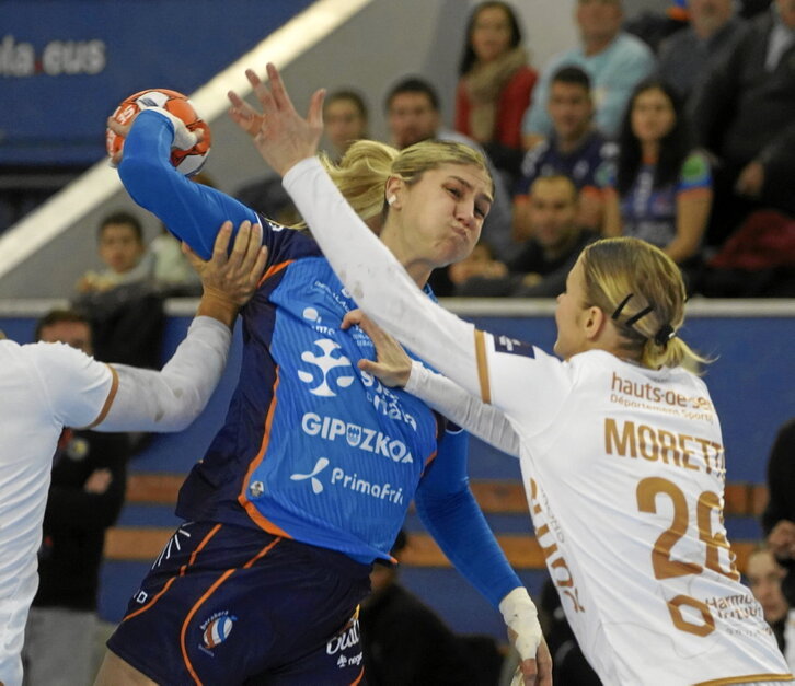 Elke Karsten, con 10 goles, fue la máxima goleadora del partido frente a Paris 92.