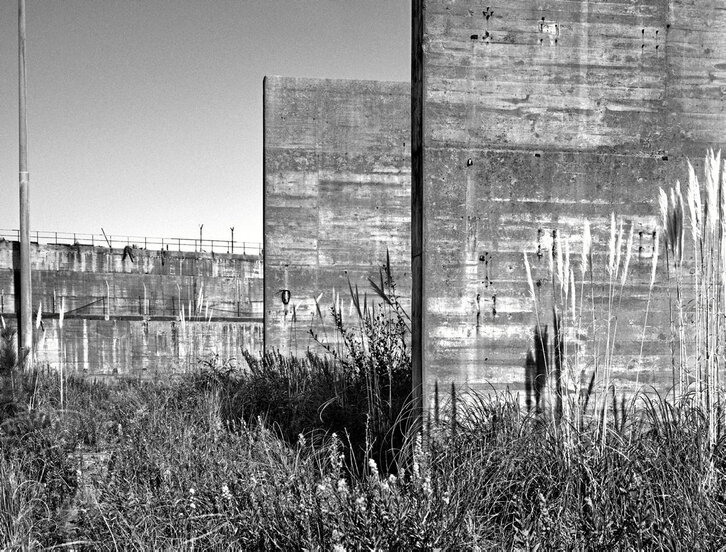 Las ruinas de la central de Lemoiz, fotografiadas por Ixone Sádaba.