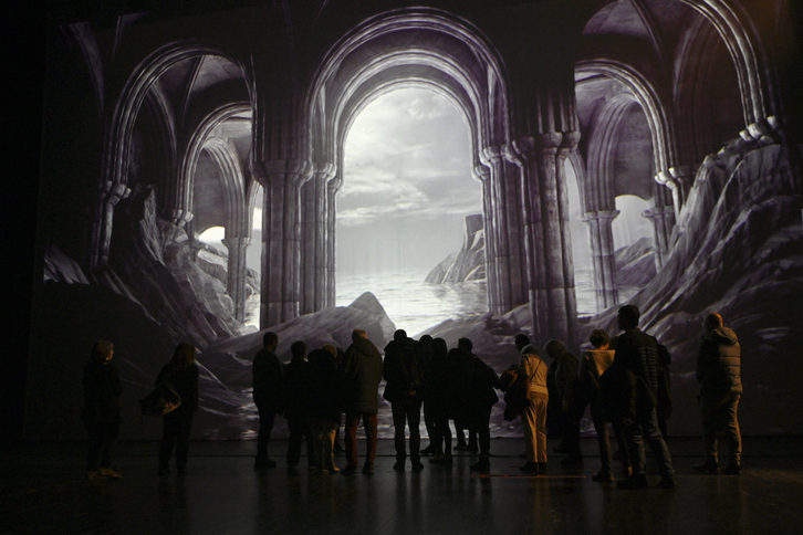 Visita de los suscriptores de NAIZ al backstage y ensayo de la ópera 'Tristán und Isolda' de ABAO.