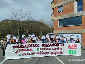 Asuncion klinikako LABeko eta ELAko langile ordezkariak.