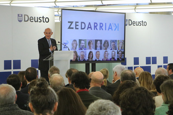 El exconsejero Pedro Luis Uriarte, en la presentación del informe de Zedarriak.