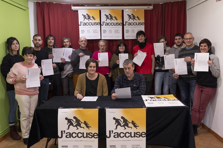 La presentación de la campaña ‘J’accuse’ en Iruñea.