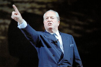 1988an Paris Bercy-n egindako mitin batean.