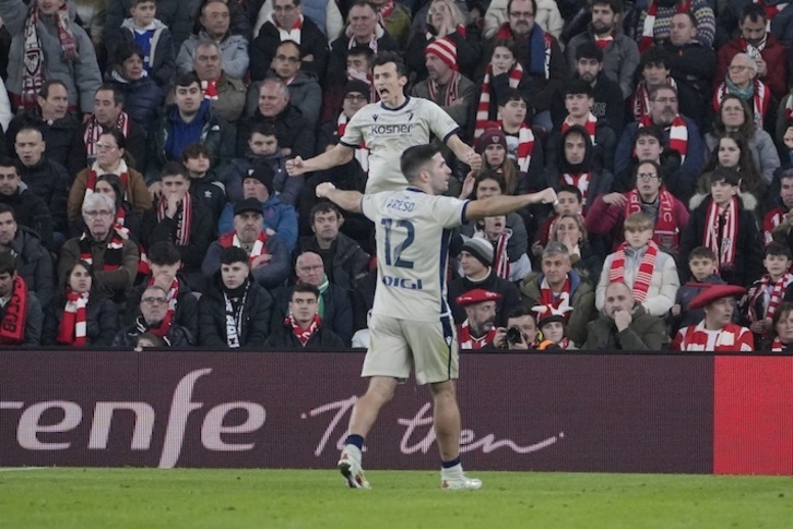 Budimir celebra el gol que sentenciaba la eliminatoria.