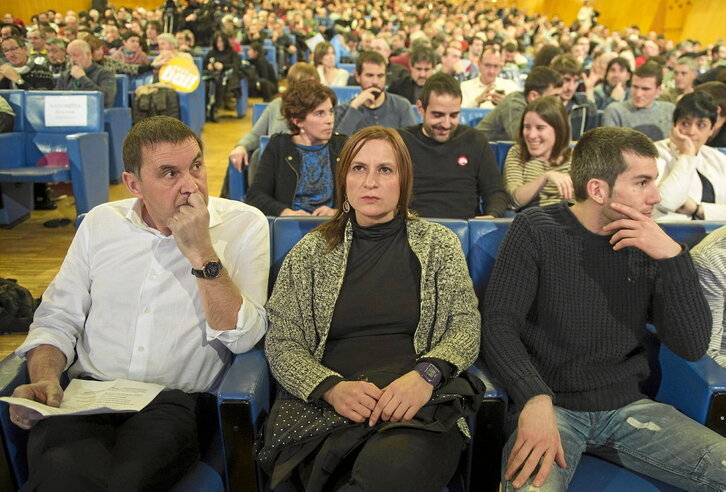 Arnaldo Otegi, Sonia Jacinto y Arkaitz Rodríguez, en un acto político.