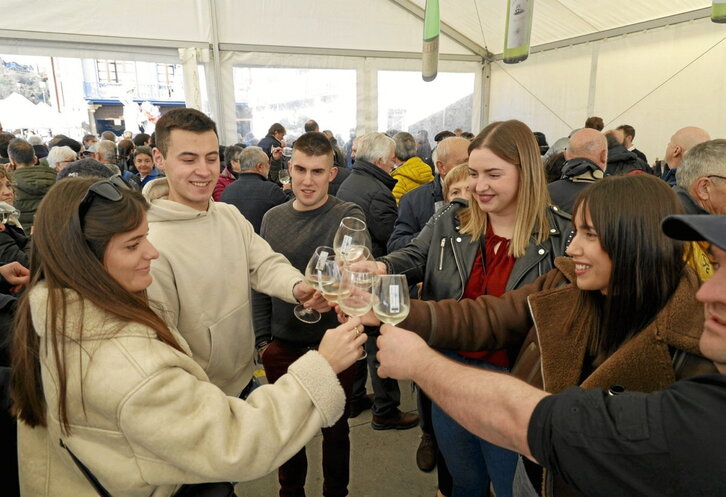 Txakolin Egunean topa egiten, Getarian.