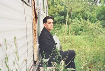 Jon Basaguren, Izaki Gardenakeko abeslaria.