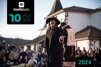 Tradition et création se rencontrent lors des performances jouées, chantées et dansées.