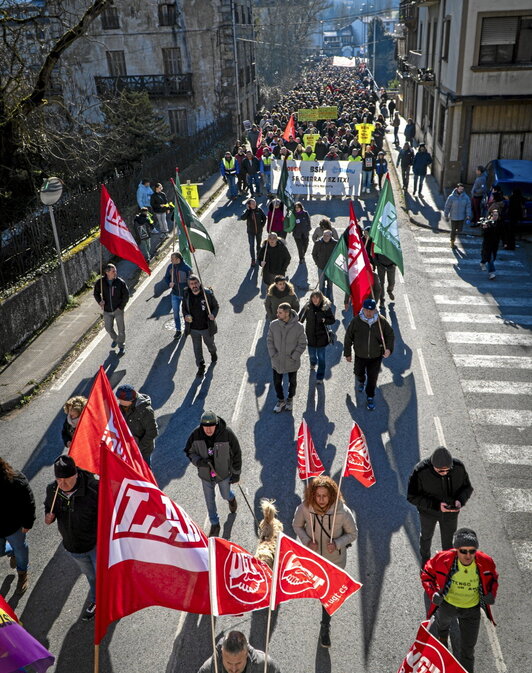 Altsasuko kaleak zeharkatu zituen Sunsundegui ez ixteko aldarriak atzo.