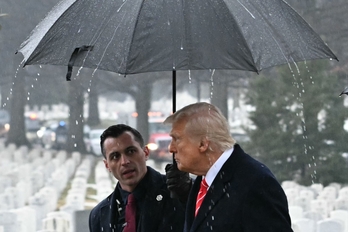 Zentzu guztietan izoztuta dago Washington