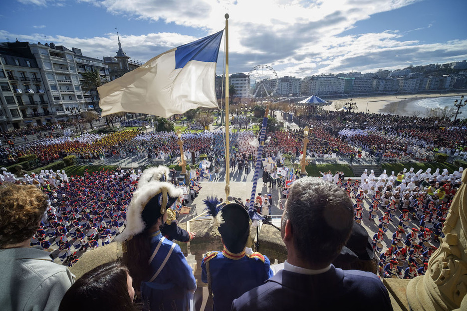 Alderdi Eder bete dute astelehen honetan danbodarrek. Alderdi Eder bete dute astelehen honetan danbodarrek.