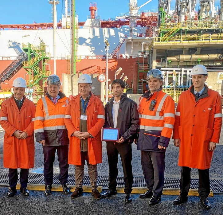 Recepción al metanero 1.000 en la planta de regasificación de BBG del Puerto de Bilbo.