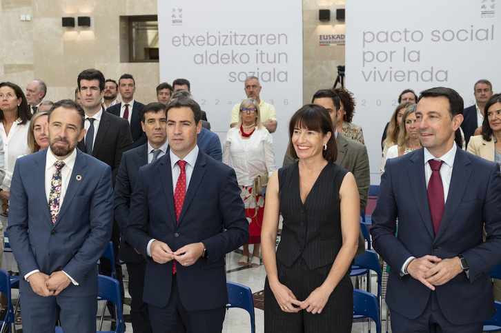 Reunión en julio en Lehendakaritza de integrantes del Pacto Social de la Vivienda.