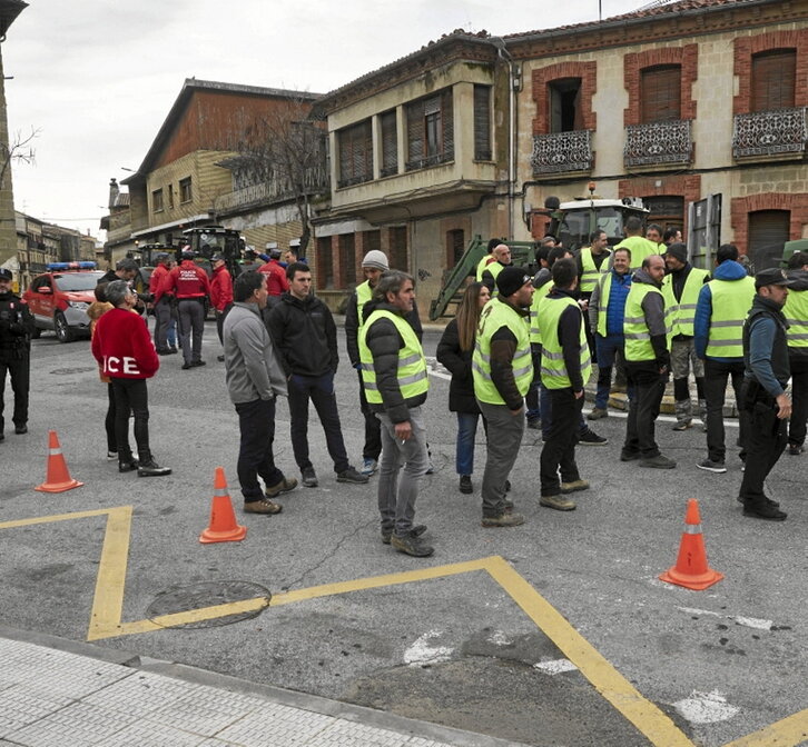 Protesta en Erriberri que derivó en incidentes.