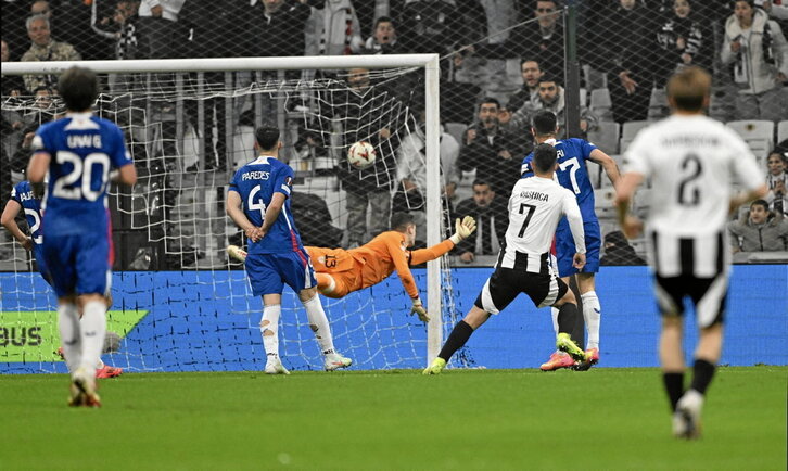 Rashicak modu honetan egin zuen Besiktasen lehenengo gol ederra.