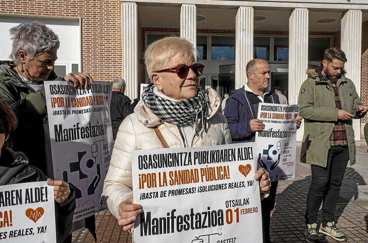 Comparecencia ante el Hospital de Cruces, en Barakaldo.