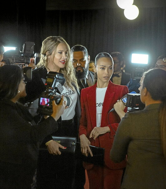 Karla Sofía Gascón y Zoe Saldaña, en «Emilia Pérez».