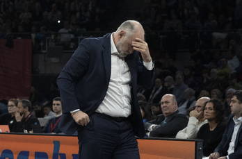 Pablo Laso se mordió la lengua por el arbitraje pero se mostró «orgulloso» por el juego de su equipo.