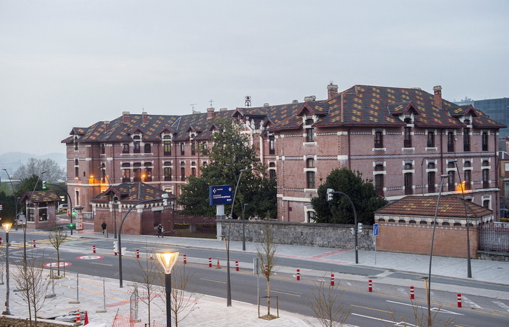 Un hombre fue detenido el viernes por agredir a una médica en el hospital de Basurto.