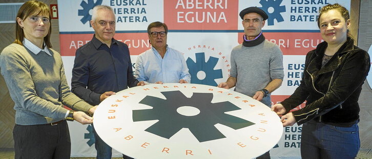 Euskal Herria Baterak prentsaurrekoa eskaini zuen atzo apirilaren 11ko ekitaldiaz aritzeko.