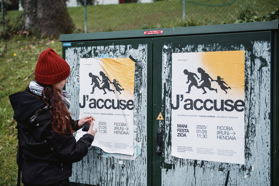 Manifestatzera deitzeko kartelak. Manifestatzera deitzeko kartelak.