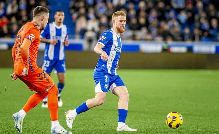 La capacidad incisiva de Carlos Vicente fue de lo más destacado del Alavés ante el Celta.