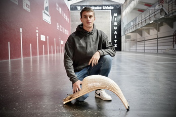 Mikel Manci puntista Mutrikuko pilotalekuan.