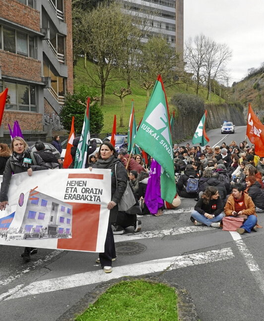 Haur eskolen protesta, atzo, Eibarren.