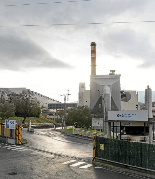 Guardian enpresak gaur bertan itzaliko ditu labeak.