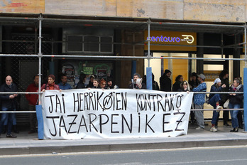 Concentración ante el palacio de justicia de Bilbo.