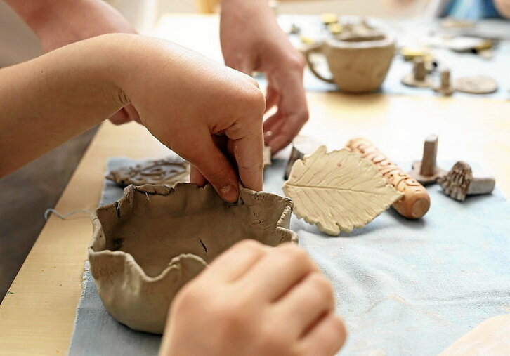 Arte-terapia garapen emozionala, mentala zein fisikoa sustatzen dituen psikologiaren adarra da.