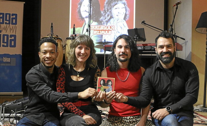 «Irrikitan» diskoaren aurkezpena, atzo, Bilbon. skar MATXIN EDESA  FOKU