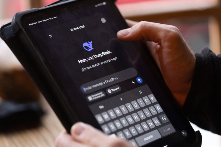 DeepSeek lidera las listas de descargas desde su lanzamiento el 20 de enero.