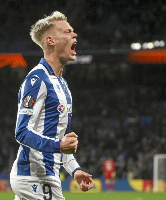 Óskarsson celebra un gol ante el PAOK.