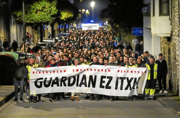 Jende andana bildu zuen manifestazioak, Laudioko kaleak betez.