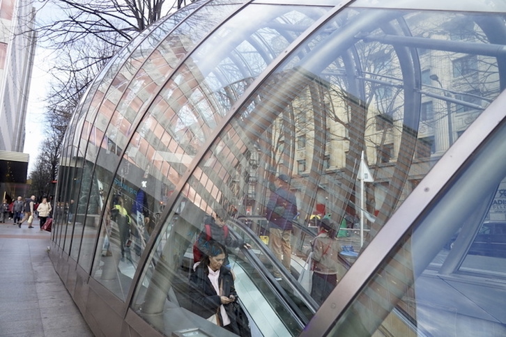 Imagen de archivo de una de las bocas del metro de Bilbo.