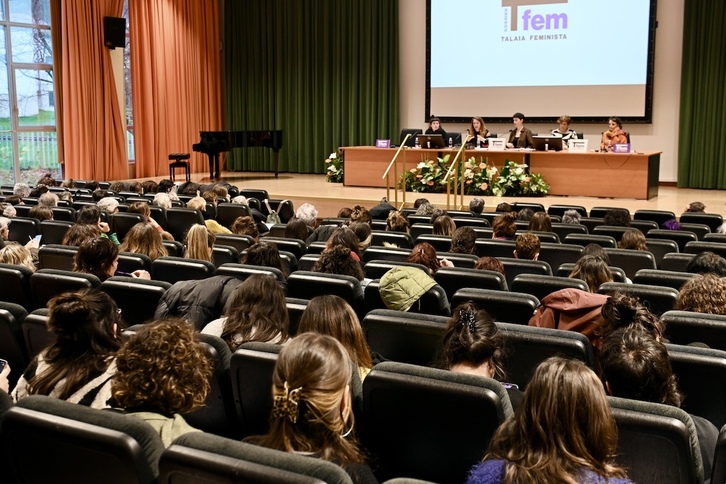 Ehunka emakume feminista eta subiranista elkartu dira Talaia Feminista Unean.