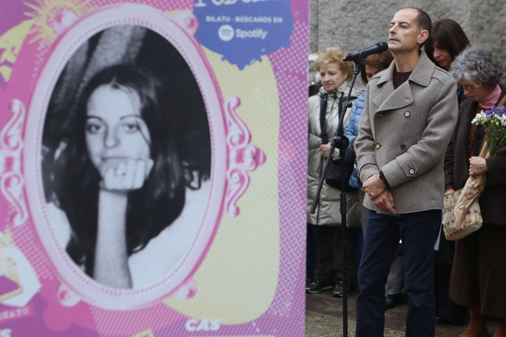 Una placa oficial recuerda a Yolanda González en la Ribera de Deusto.