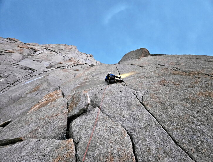 Tasio Martin Mermoz Orratzaren ekialdeko isurian luze bat irekitzen.