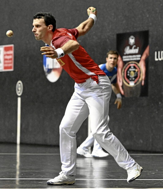 Altunak ez zuen parekorik aurkitu Bilbon.