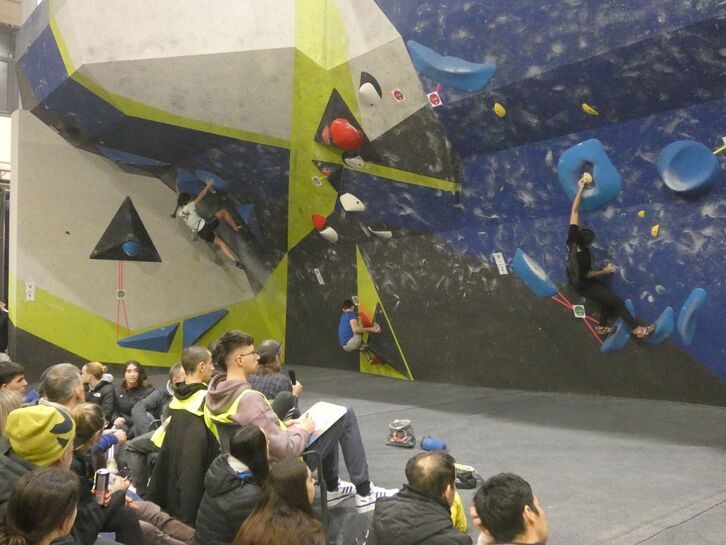 Boulderreko Euskadiko Txapelketan lehia estuak ikusi ziren.