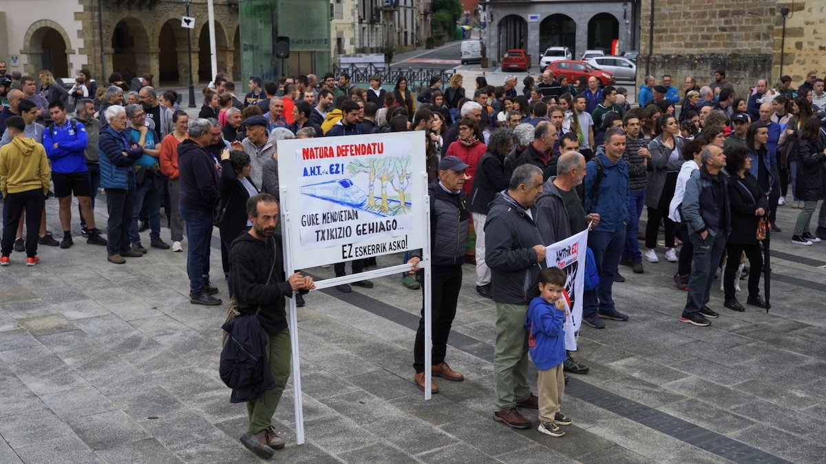 Las catas en Aralar para el TAV se harán por la fuerza con ...