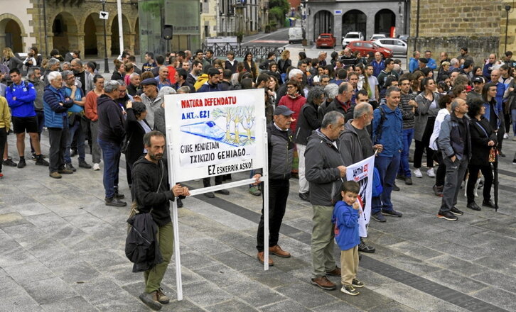 Lotura Ezkio-Itsasotik egitearen aurkako mobilizazioa, Ataunen, 2023an.