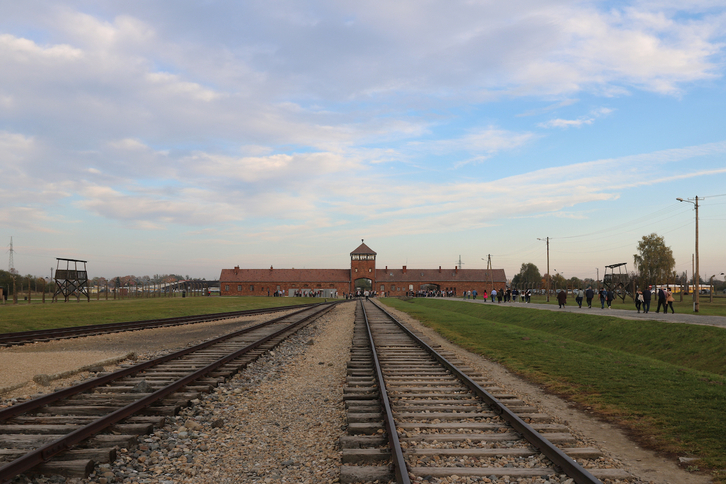 Auschwitzeko kontzentrazio esparrua.