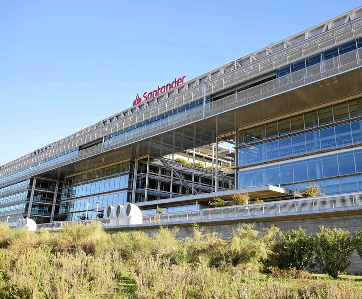 Ciudad financiera del Banco Santander en Madrid.