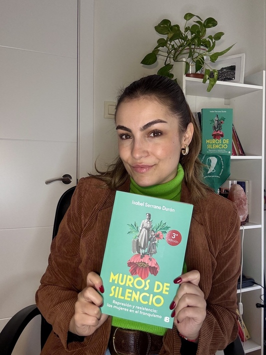 Isabel Serrano, con su ‘Muros de silencio’.