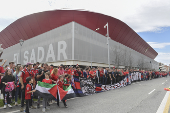 Aficionados de Indar Gorri esperan la llegada de Korrika en 2024.